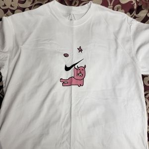 Brand new size large nike sb tee.